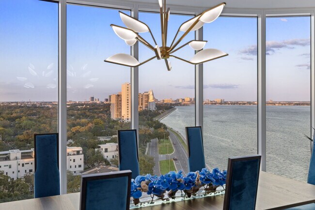 Foto del edificio - 2900 W Bay to Bay Blvd