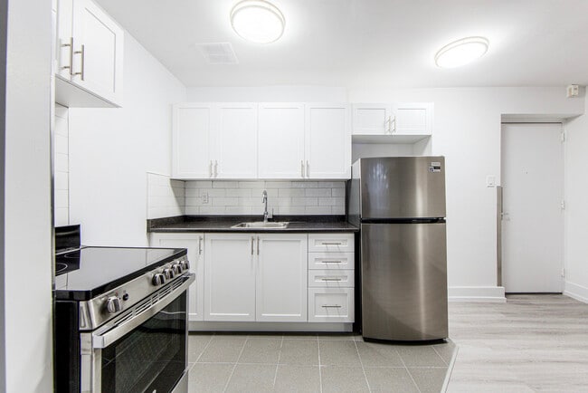 Building Photo - Biggin Court Apartments