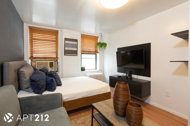 Building Photo - 159 Mott St