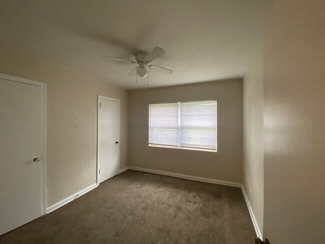 Building Photo - FOR RENT 3BR 1BA HOUSE IN ROOSEVELT GARDENS