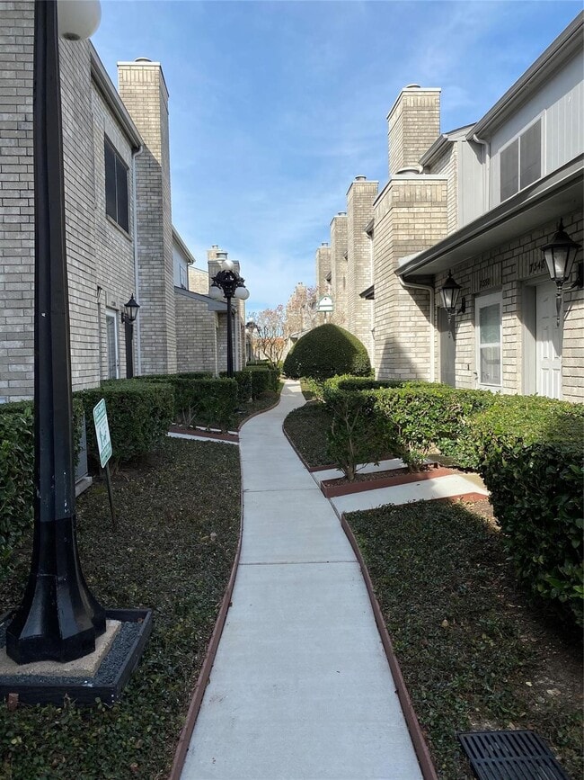 Building Photo - 7352 Regency Square Ct