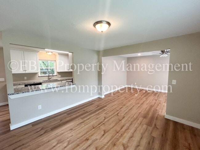 Building Photo - 808 Loy Ln