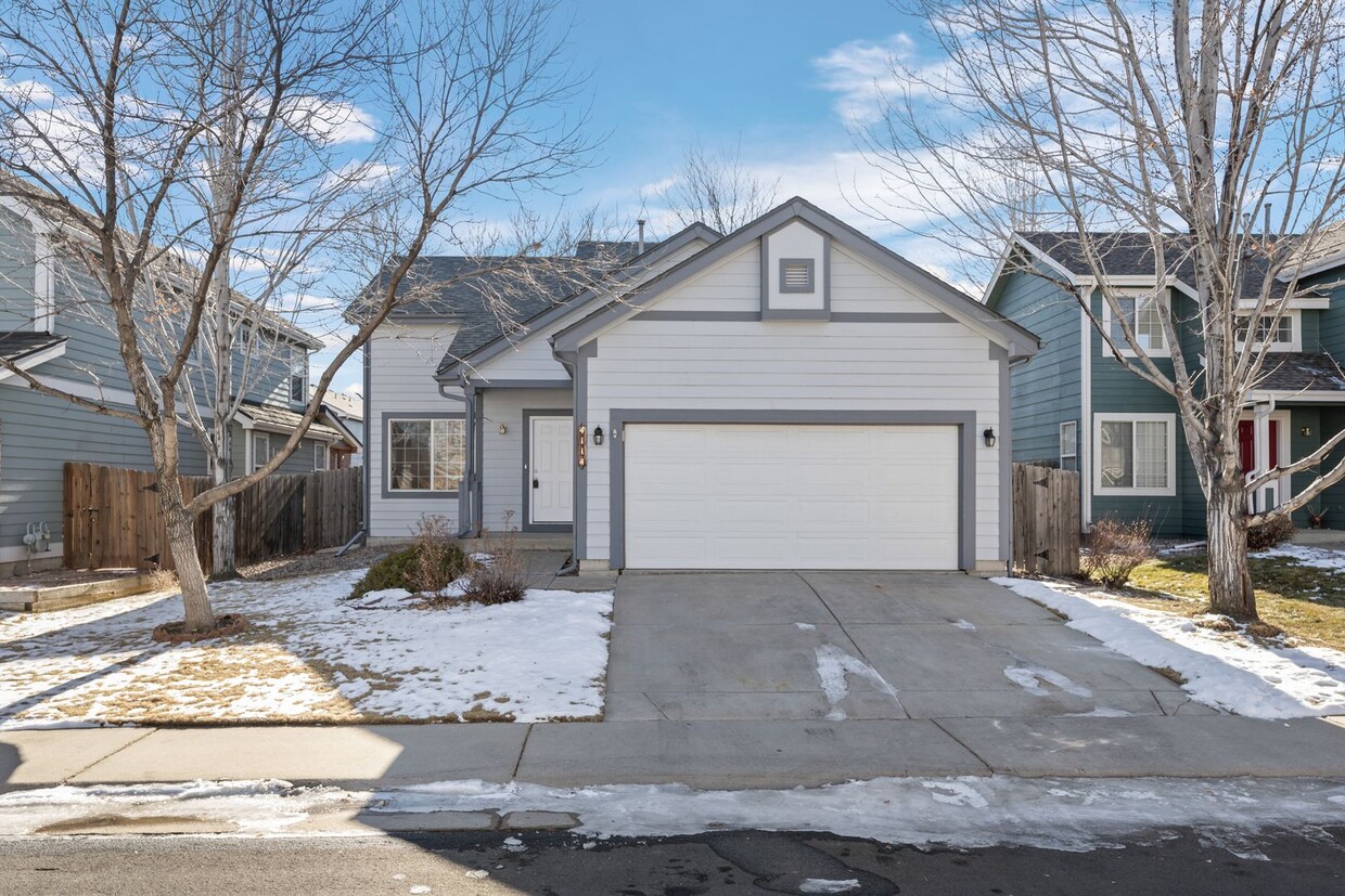 Primary Photo - Beautiful 2 story home