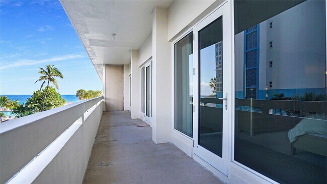 Foto del edificio - 4020 Galt Ocean Dr