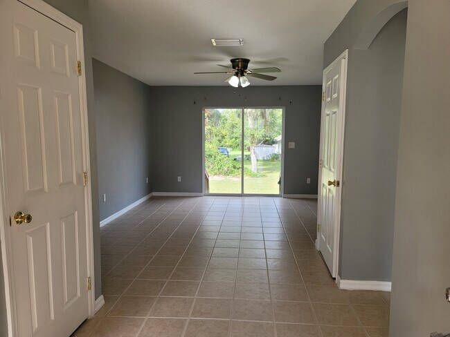 Foto del edificio - 8862 Juniper Rd