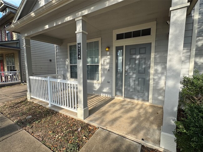 Foto del edificio - 9714 Coyote Creek Dr