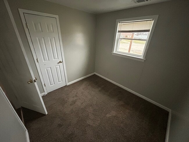 Building Photo - 15 Pryor Ct