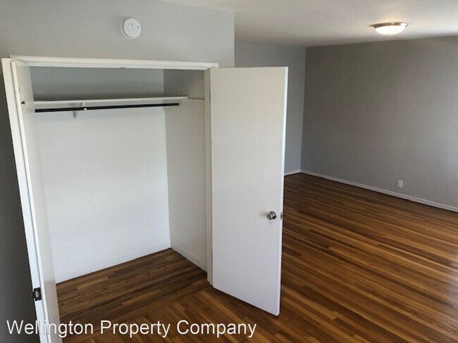 Foto del edificio - 872 Warfield Ave