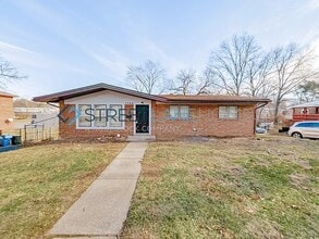 Building Photo - 1740 Carolyn Park Dr