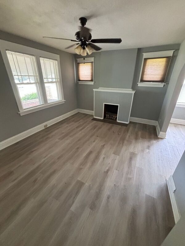 Foto del edificio - 206 Crown Dr