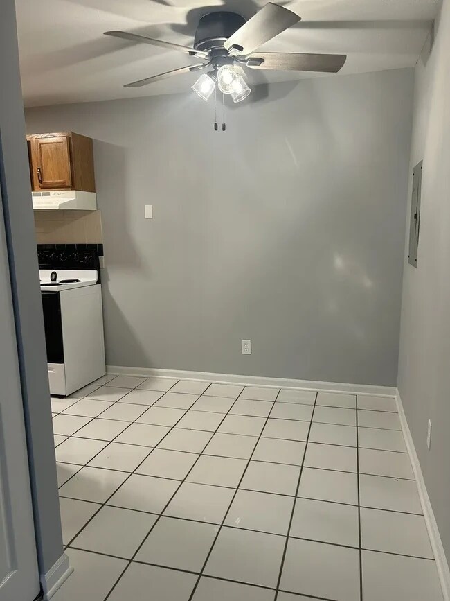 Foto del edificio - 1900 Light Rd