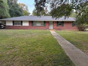 Building Photo - 122 Thomas Dr
