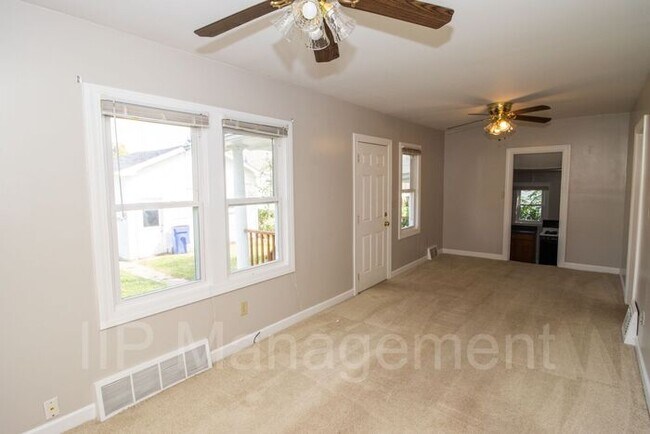 Foto del edificio - Cute 1 bedroom finished home in lovely Wes...