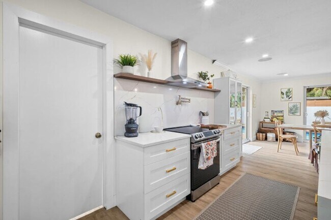 Foto del edificio - 2421 SW 29th Way