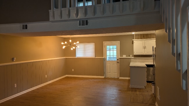 Building Photo - 10171 Haskins St