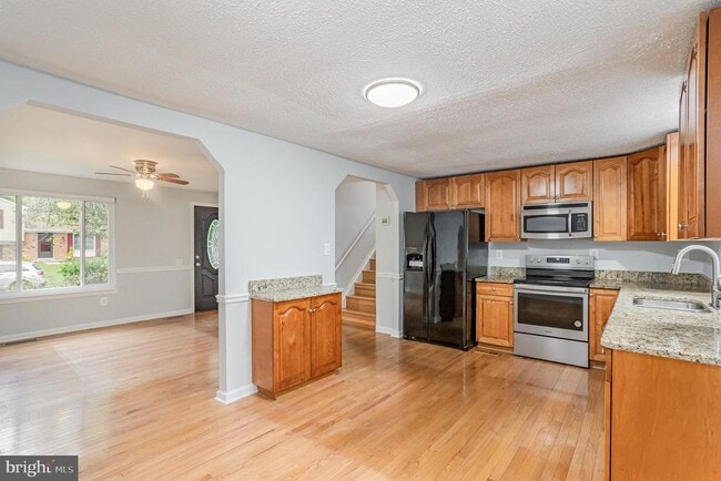 Building Photo - 2107 Gibbons Ct