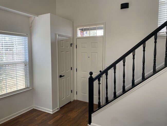 Foto del edificio - 2200 Parkside Dr