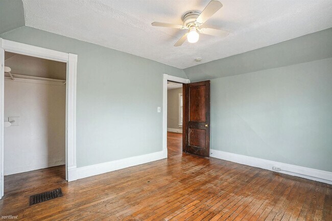 Building Photo - 2 br, 1 bath Duplex - 37 Caledonia St NE U...