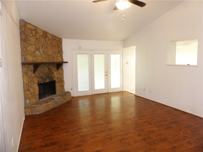 Building Photo - 472 Clearfield Dr