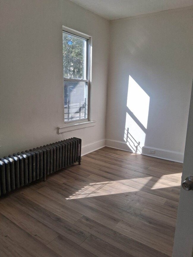 Building Photo - 26 Vineyard Ave