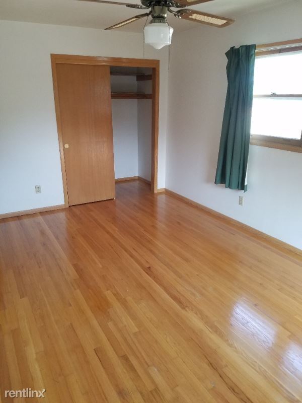 Foto del edificio - 3 br, 1.5 bath Townhome - 4043 N 82nd St