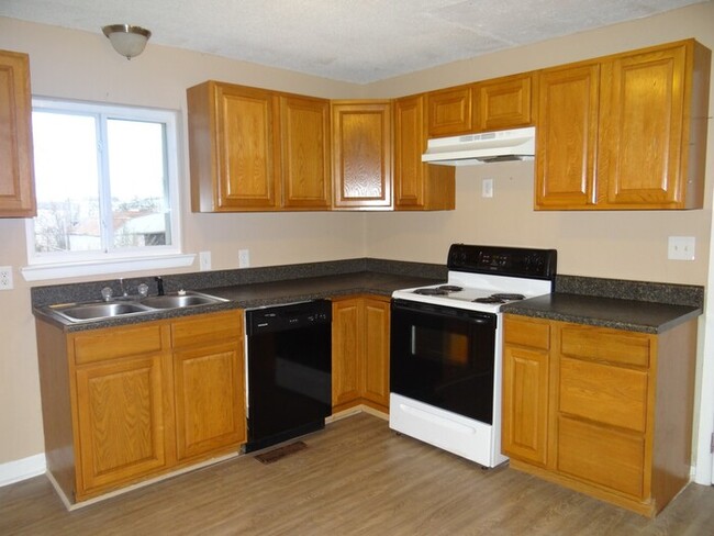 Building Photo - Home for Rent in Lakeview School District!!