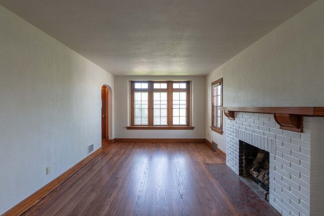 Building Photo - 509 E Bennett St