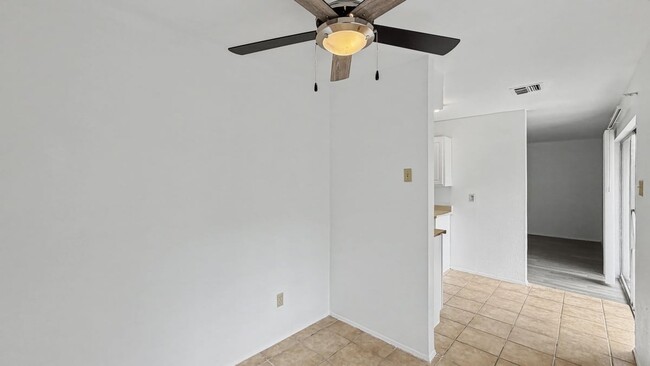 Building Photo - 130 Astoria Dr