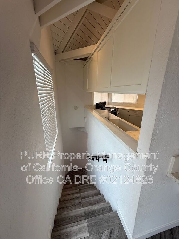 Building Photo - 258 Avenida Montalvo
