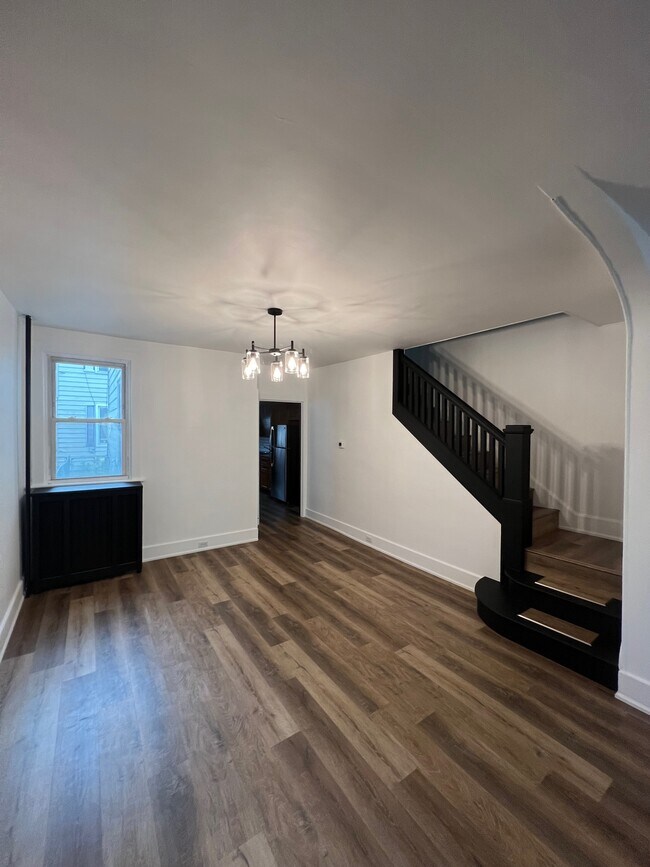 Living room / dining room - 613 N 8th St