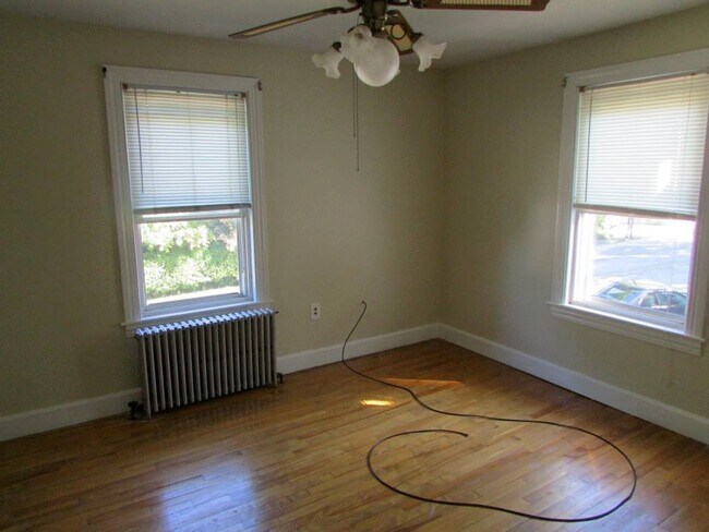Building Photo - 6 Newtonville Ave