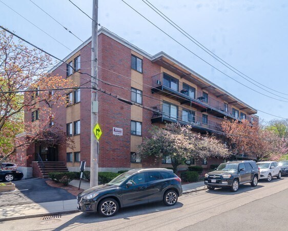 Primary Photo - 400 Savin Hill Ave