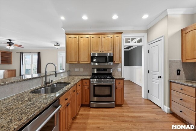 Building Photo - 1303 Town Side Dr