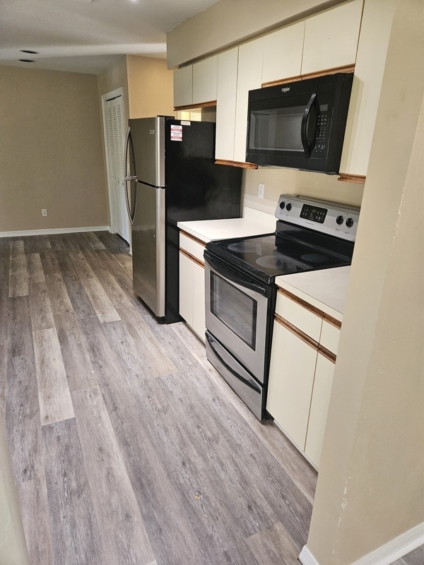 Foto del edificio - 13100 Brookshire Lake Blvd