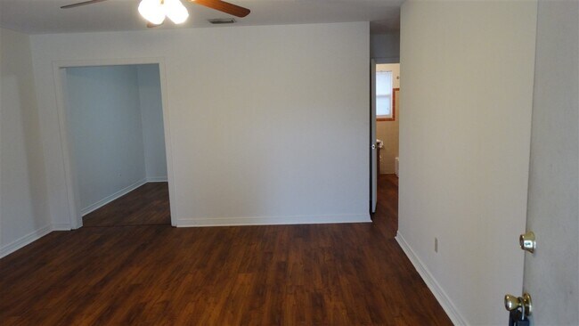 Building Photo - 628 W Tharpe St