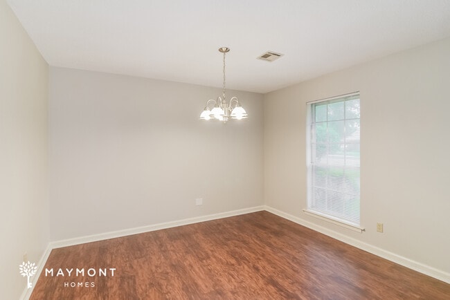 Foto del edificio - 721 Ledyard Pl