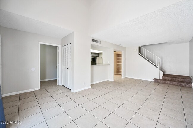 Foto del edificio - 1342 W Emerald Ave