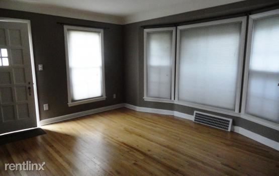 Building Photo - 516 W 12 Mile Rd