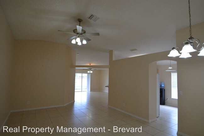 Building Photo - 4 br, 2 bath House - 4049 Wilkes Drive