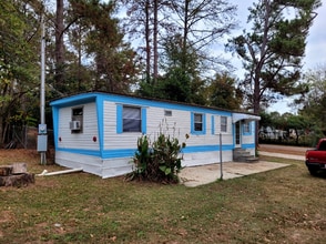 Building Photo - 205-437 Holt Ave