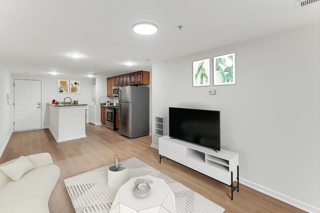 Building Photo - Stunning Newly Updated, Modern 3 BEDROOM w...