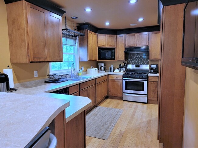 Foto del edificio - 16840 Fairview Ct