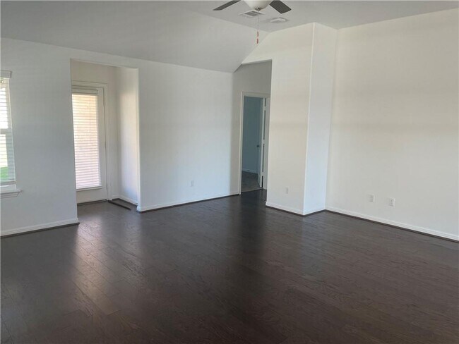Building Photo - 537 Panzano Dr