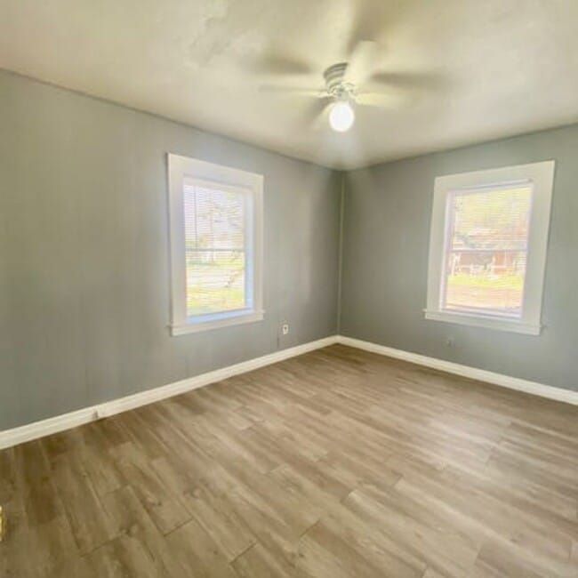 Foto del edificio - Handyman Special $0 First Month's Rent / $0 Deposit at move-in “You fix, you SAVE BIG!!” Contact ...