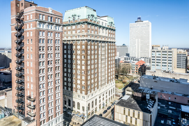 Building Photo - Goodwyn Condominiums