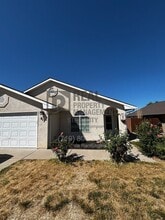 Building Photo - 813 Ardath Ln