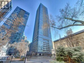 Building Photo - 101 Charles St E