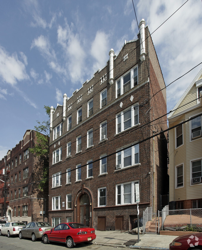 Primary Photo - 232-234 Bidwell Ave