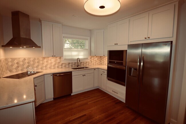 Foto del edificio - 3585 Riverside Ave
