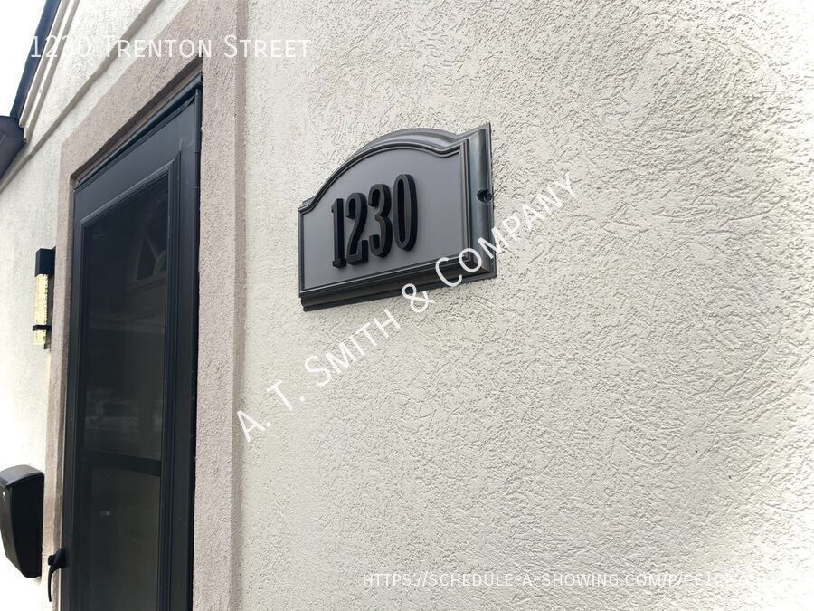 Foto del edificio - 1230 Trenton St